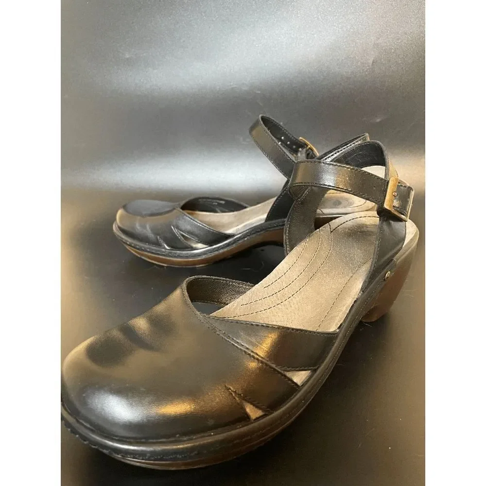 Nurture Black Sandals Wooden Block Heel Women's US Size 8
